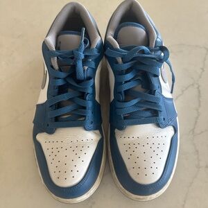 Nike Blue and White Men's Sneakers